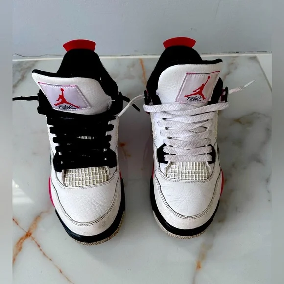 Air Jordan 4 Retro: Red, White, Black - Picture 4 of 7